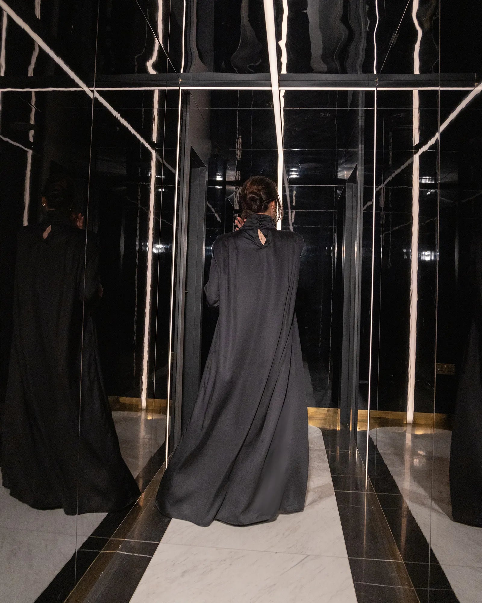 ISOBEL High-Neck Cape Dress 'Black'