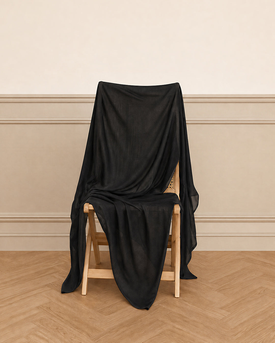 Modal Essentials 'Black'